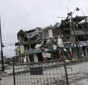 Ecuador Earthquake Death Toll Rises / Kylee Jenner Dresses Self and Eats